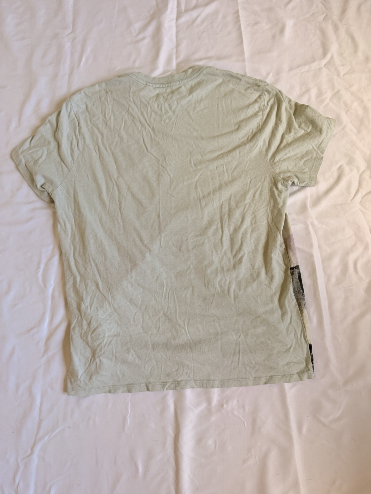 Vintage GUESS Men’s “Original Design California” Graphic T-Shirt