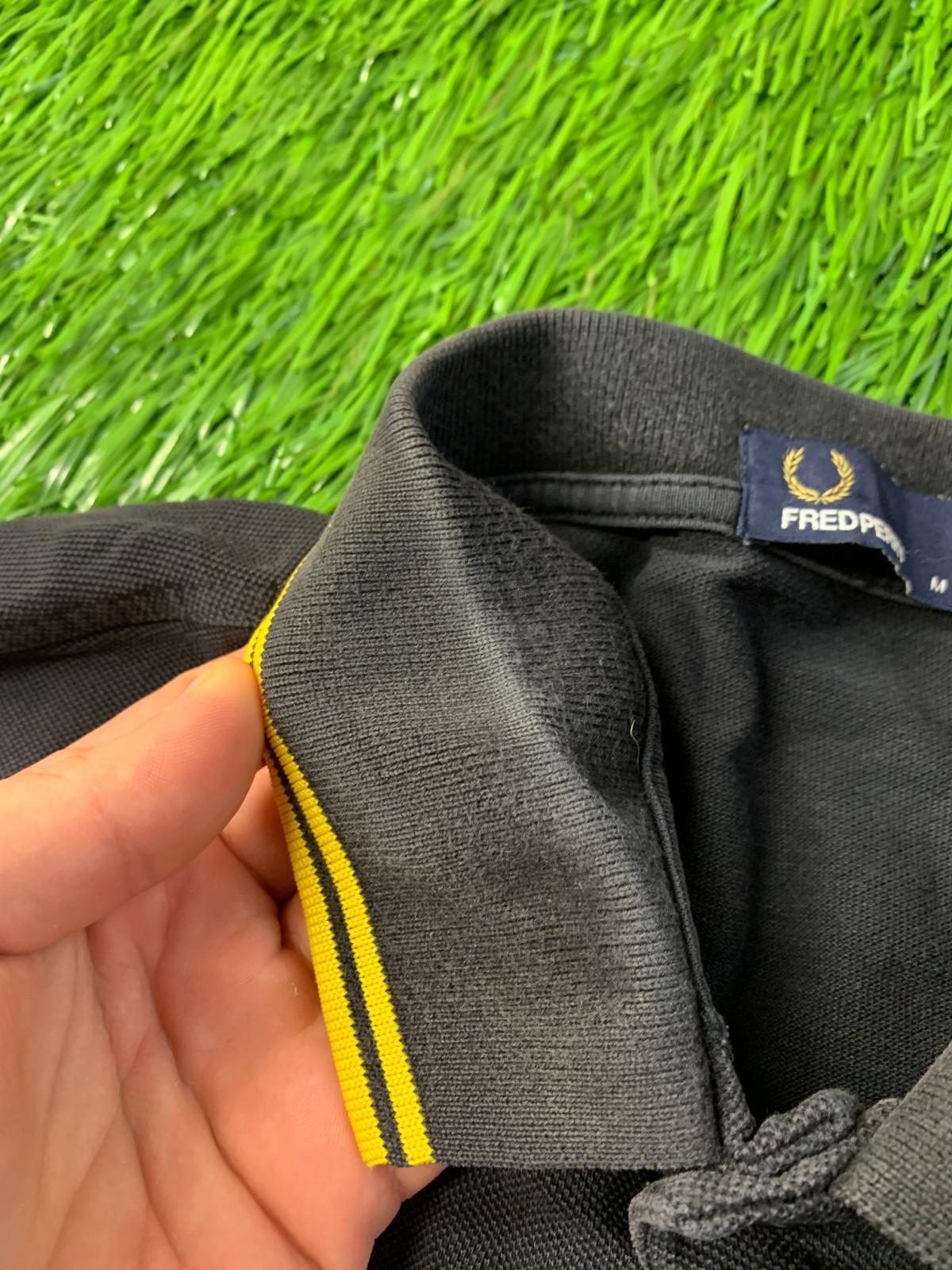 FRED PERRY ORIGINAL MEN CASUAL RARE BLACK AND YELLOW POLO SHIRT JERSEY SIZE M