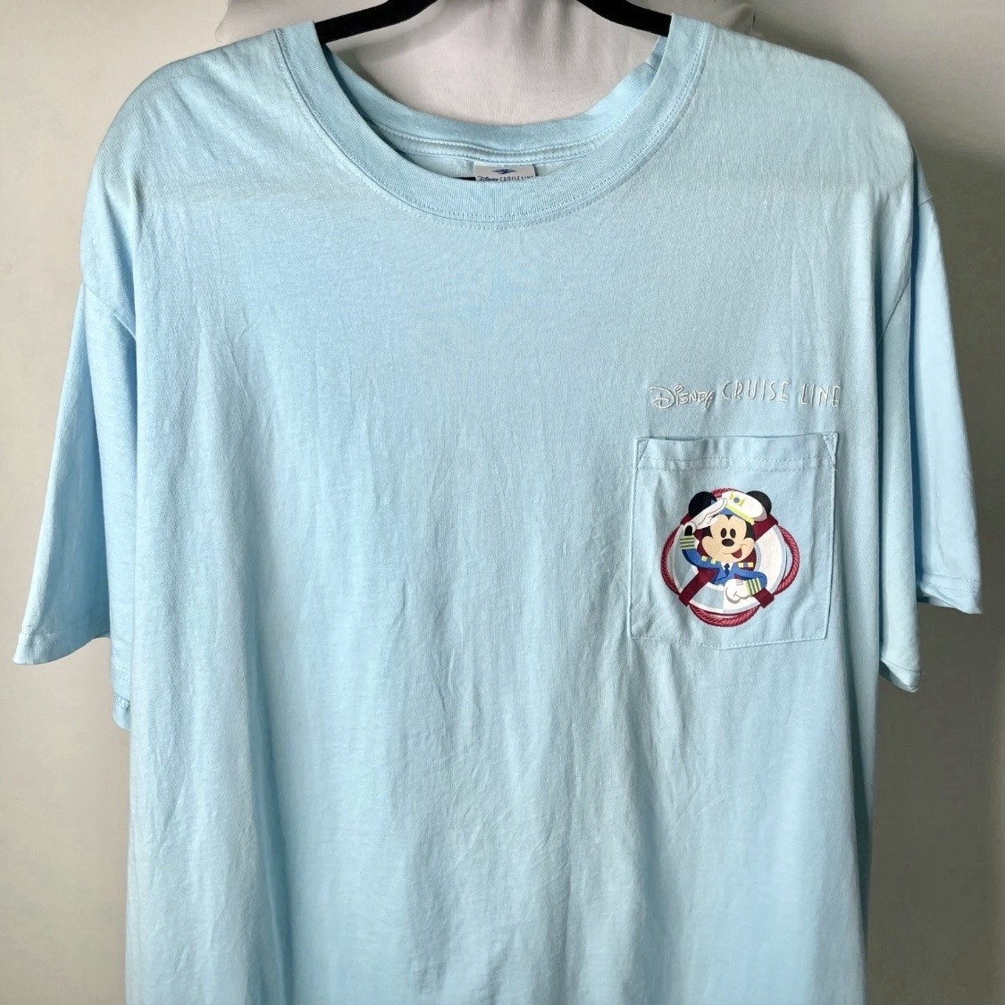 Disney Cruise Line Men’s Light Blue Captain Mickey Short Sleeve T-Shirt Size L