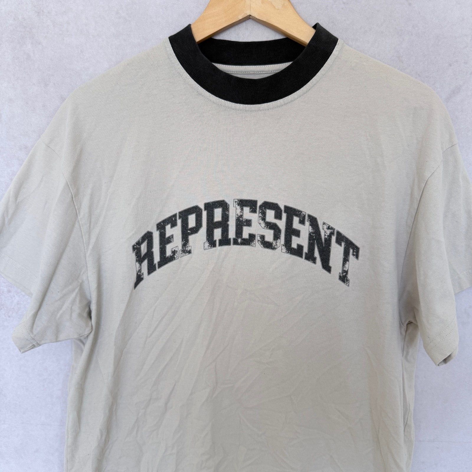 Represent Arch Logo T-shirt with Contrast Collar Size XS