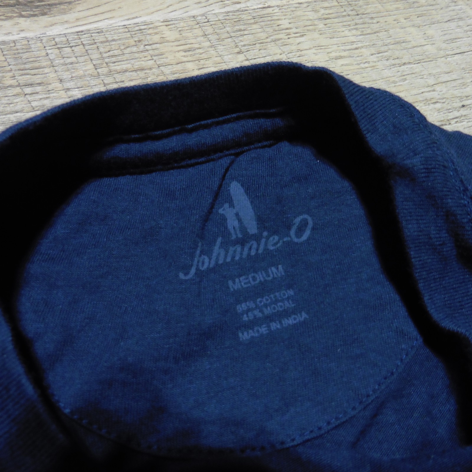 JOHNNIE O Mens M MEDIUM T SHIRT KAHUNA WAVE SHORT SLEEVE NAVY BLUE GOLF TEE