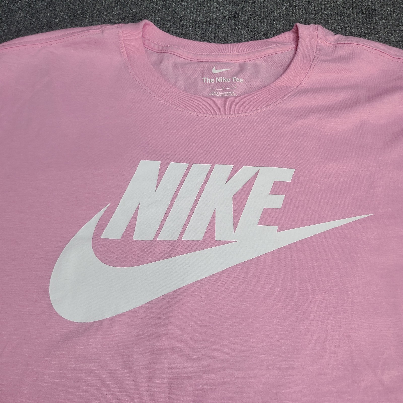 Nike Shirt Mens Large Pink White Futura Logo Sportswear Lightweight Cotton Tee