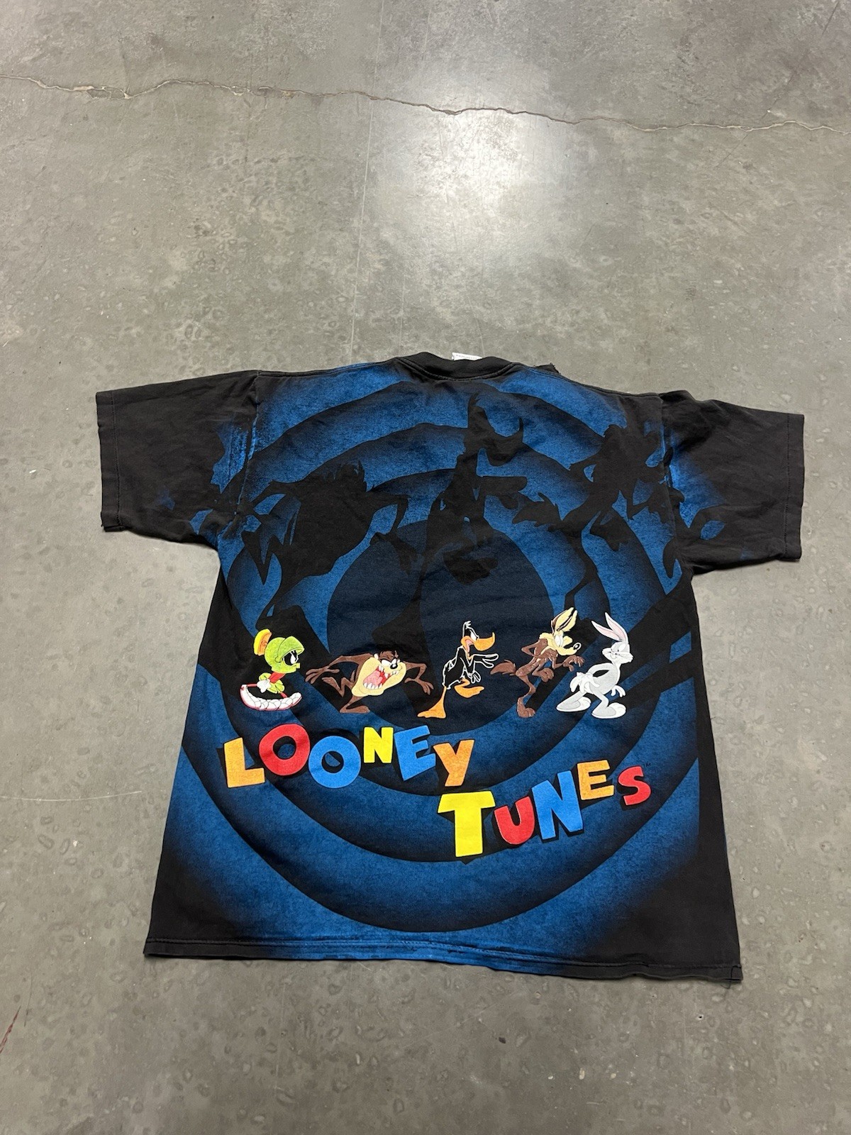 Vintage Looney Tunes AOP T Shirt Large USA Made Wild Oats Bugs Bunny Taz Daffy
