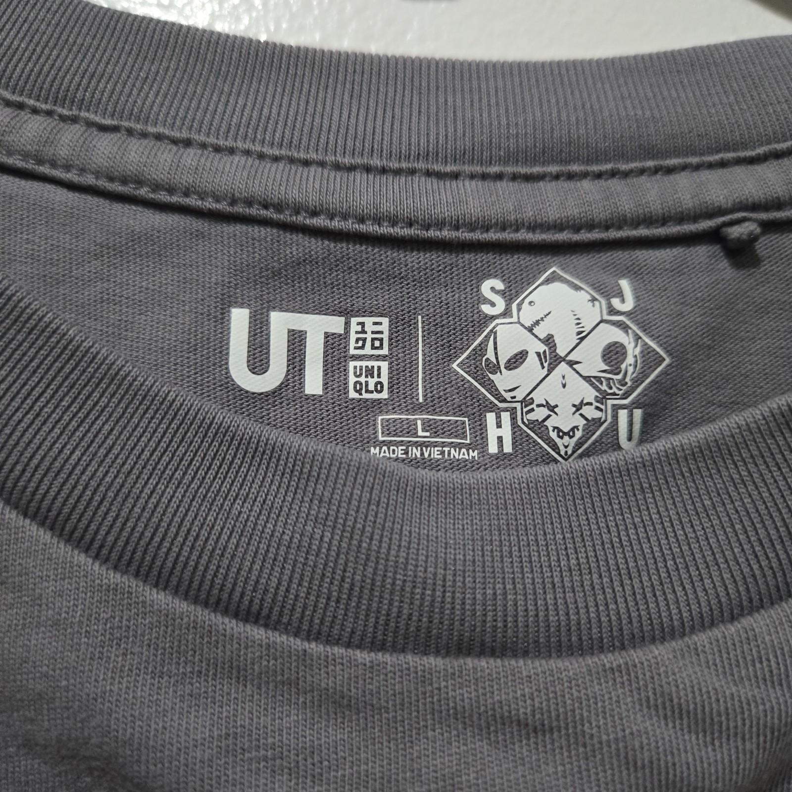 Uniqlo x Evangelion: 3.0+1.0 Thrice Upon a Time UT Graphic T-Shirt Size L Grey